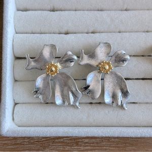 Flower earrings
